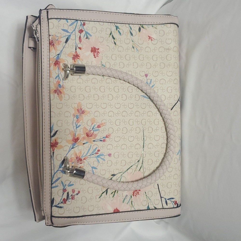 Guess - Picture 2 of 2